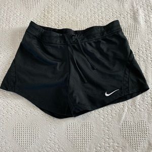 🍓Black Nike Shorts (S)